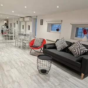 50 M2 Dans Maison Privative Avec Terrasse Et Jardin Privée Le Cannet